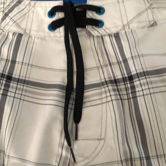 Old Navy NWT Lg Board Shorts velcro fly Net lining ❤️for lower price & shipping - Picture 5 of 8